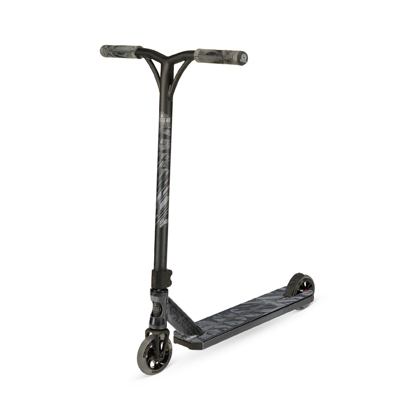 Load image into Gallery viewer, Madd Gear Kick Kaos 21 Freestyle Stunt Scooter - Black Liquid - Madd Gear
